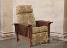 Emmeret Wallhugger Petite Recliner