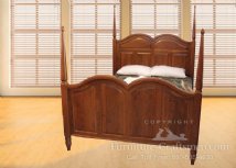 Sumner Manor Bed with Curved Footboard